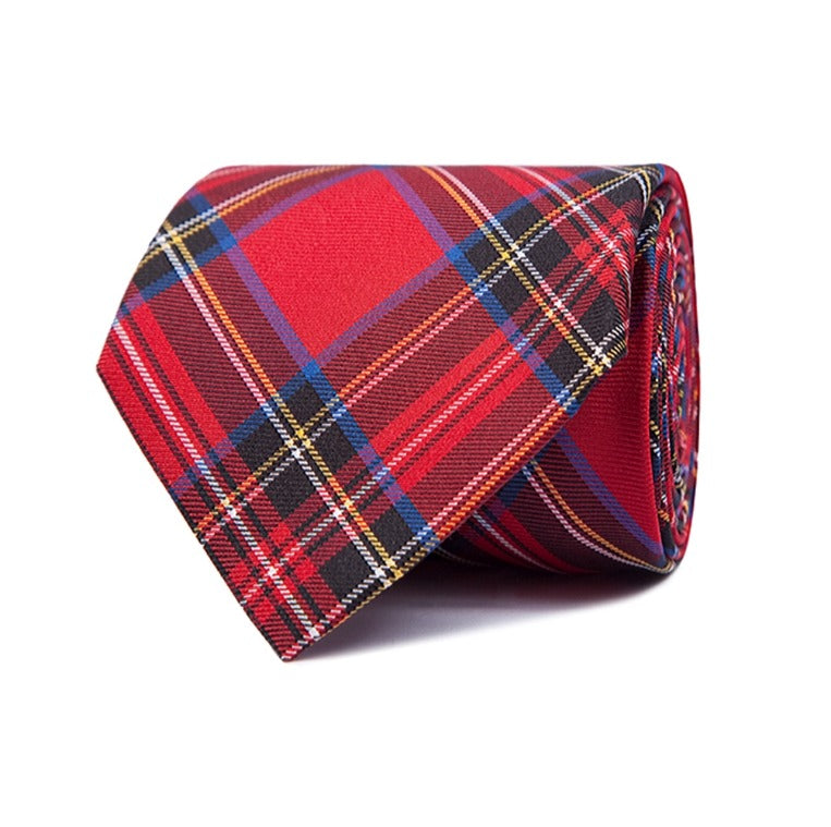 Corbata Escocesa (Fondo Rojo)